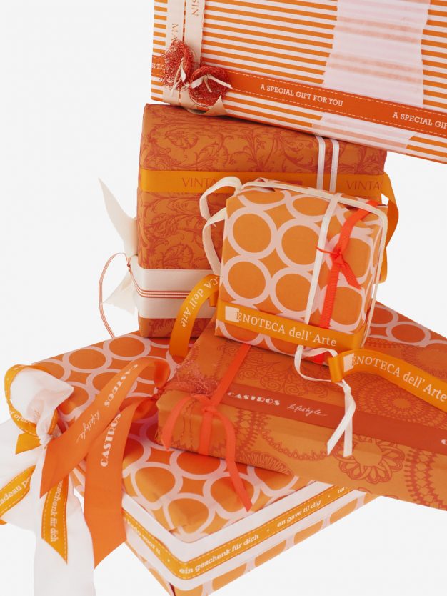 geschenkpapierpaeckchen-orange-mit-barock-dunkelorange
